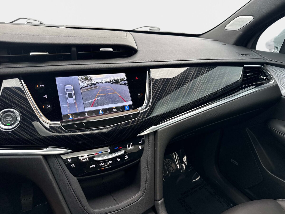 Used 2025 Cadillac XT6 Premium Luxury w/ Technology Package AWD/4WD image 27