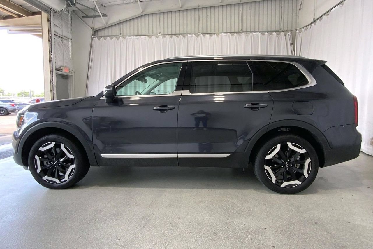Used 2025 Kia Telluride S FWD image 26