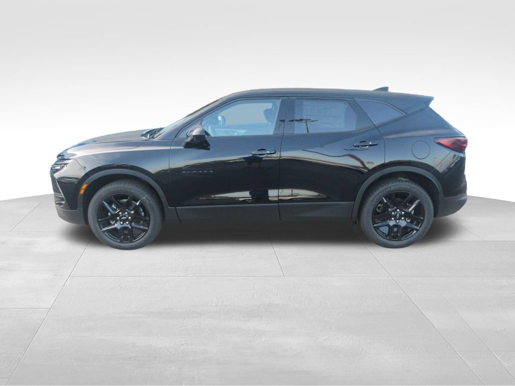 New 2026 Chevrolet Blazer LT w/ LPO, Black Grille Bar Package FWD image 2
