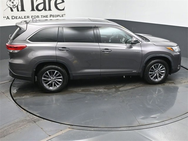 Used 2019 Toyota Highlander XLE image 40