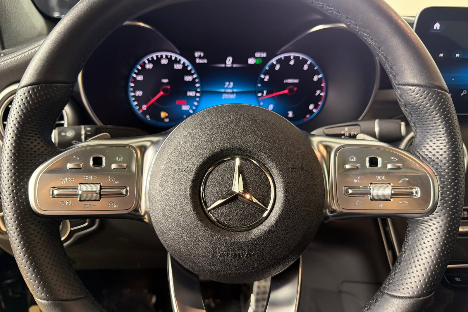 Used 2022 Mercedes-Benz GLC 300 4MATIC Coupe image 21