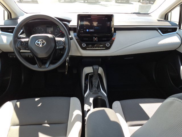 Used 2025 Toyota Corolla LE FWD image 17