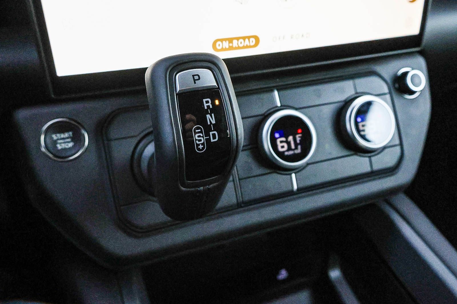 New 2026 Land Rover Defender 130 X-Dynamic SE image 35