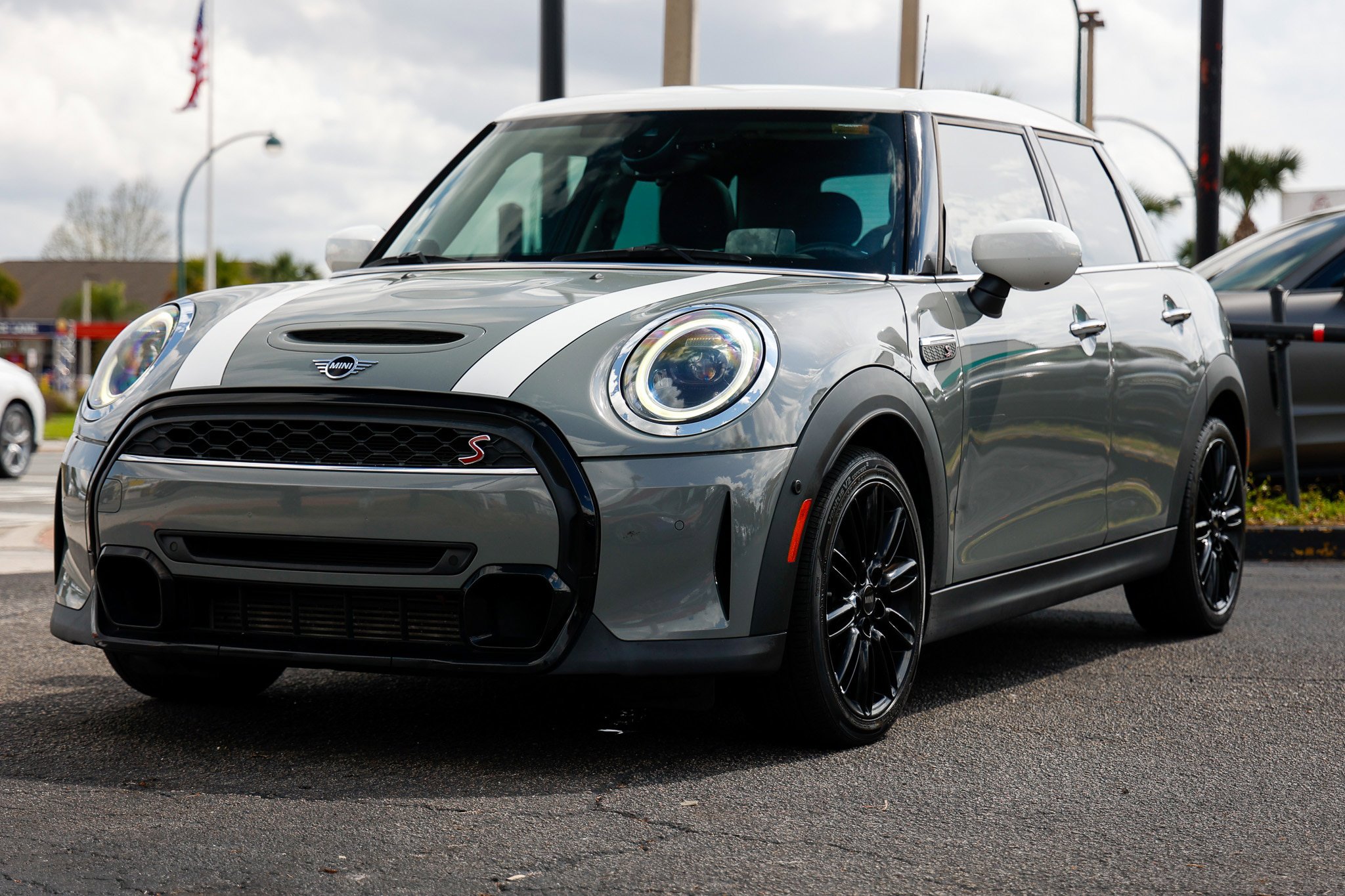 Used 2023 MINI Cooper S FWD image 4