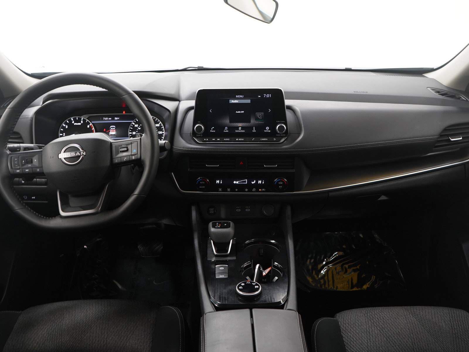 Used 2025 Nissan Rogue SV image 14