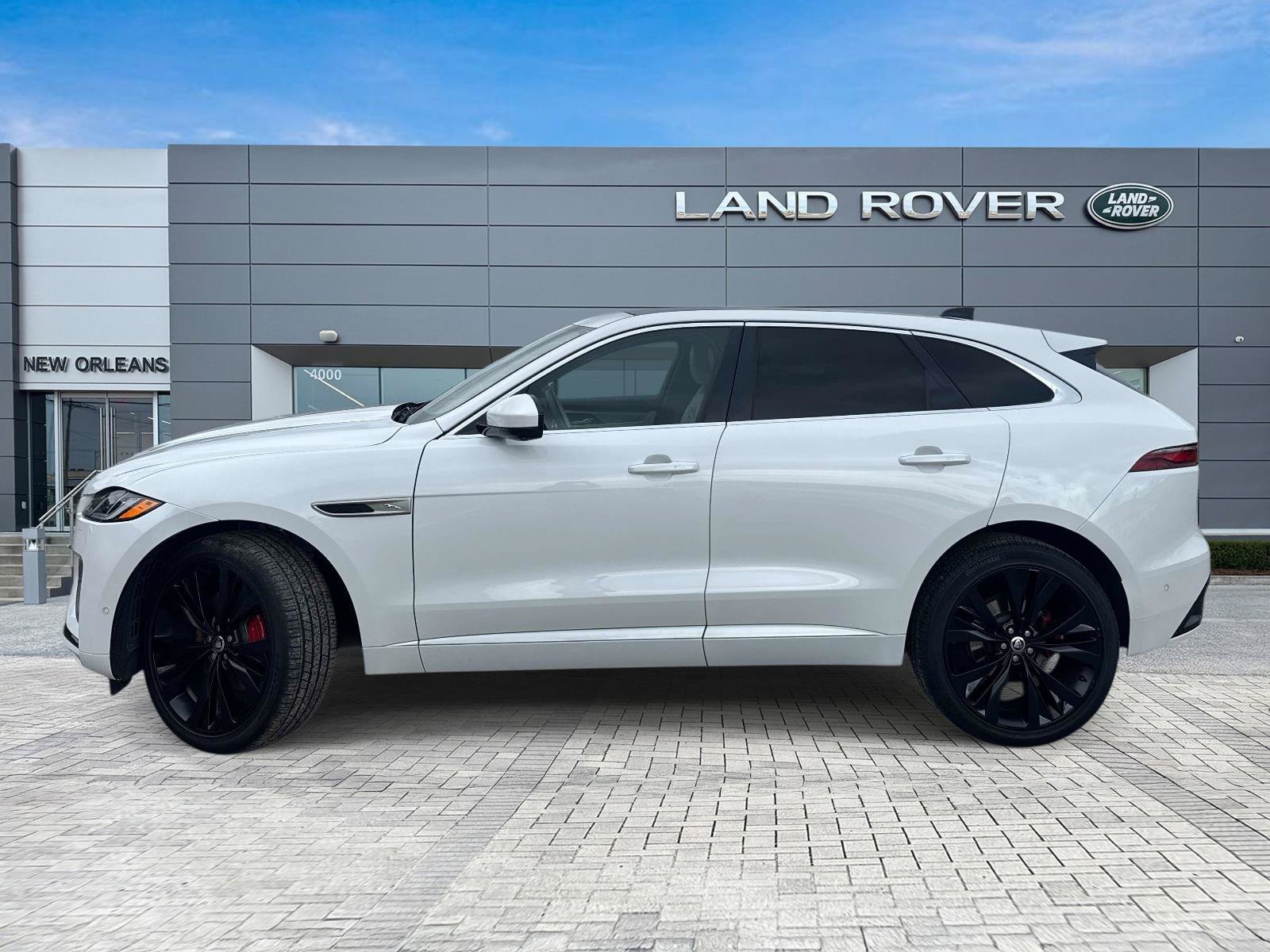 Used 2025 Jaguar F-PACE R-Dynamic S AWD/4WD image 2