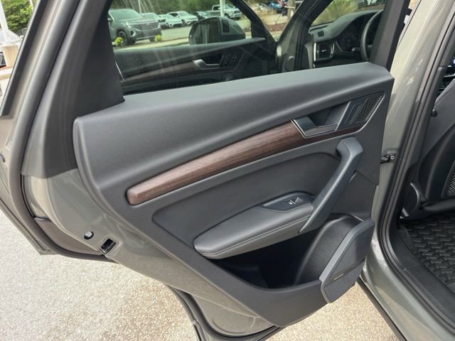 Used 2023 Audi Q5 2.0T Premium Plus w/ Premium Plus Package image 11