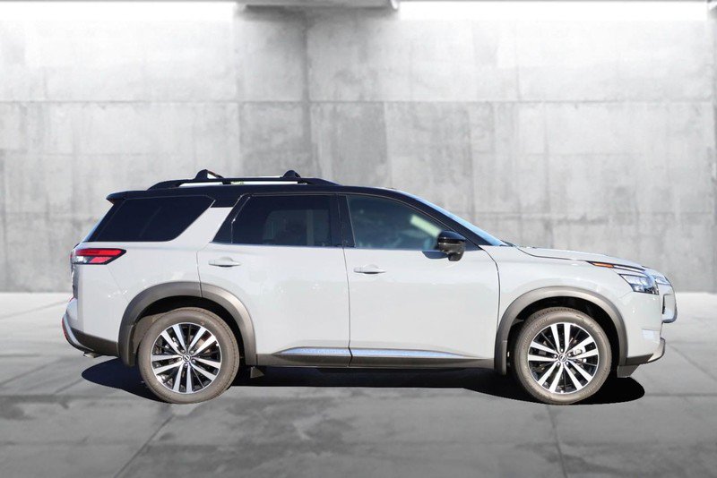 New 2025 Nissan Pathfinder Platinum image 5