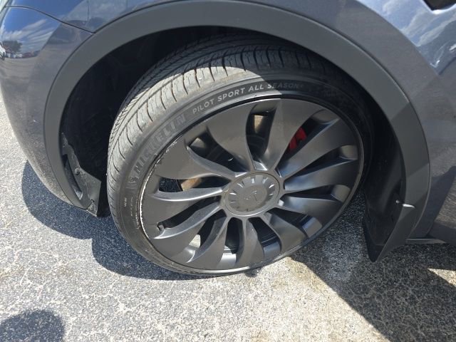 Used 2022 Tesla Model Y Performance image 24