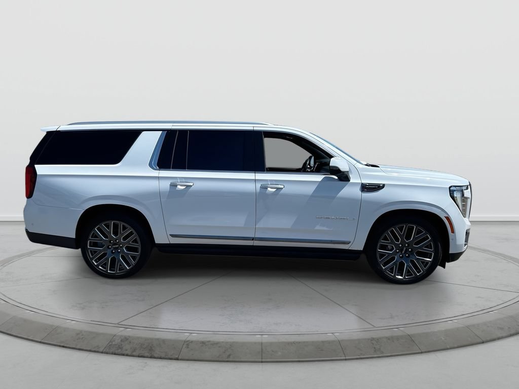 Used 2026 GMC Yukon XL Denali Ultimate AWD/4WD image 9