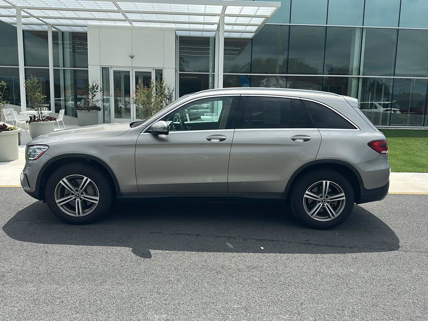 Used 2021 Mercedes-Benz GLC 300 4MATIC image 8