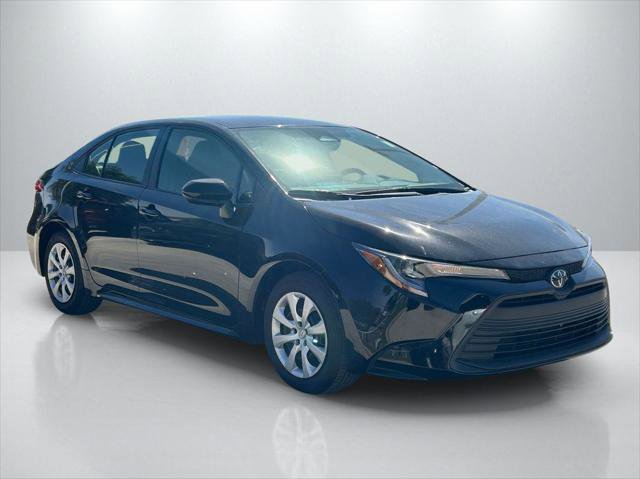 Certified 2025 Toyota Corolla LE FWD image 3