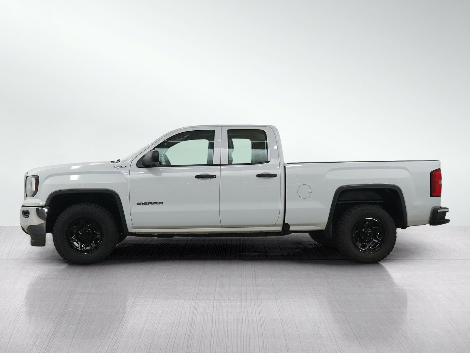 Used 2018 GMC Sierra 1500 4x4 Double Cab image 2