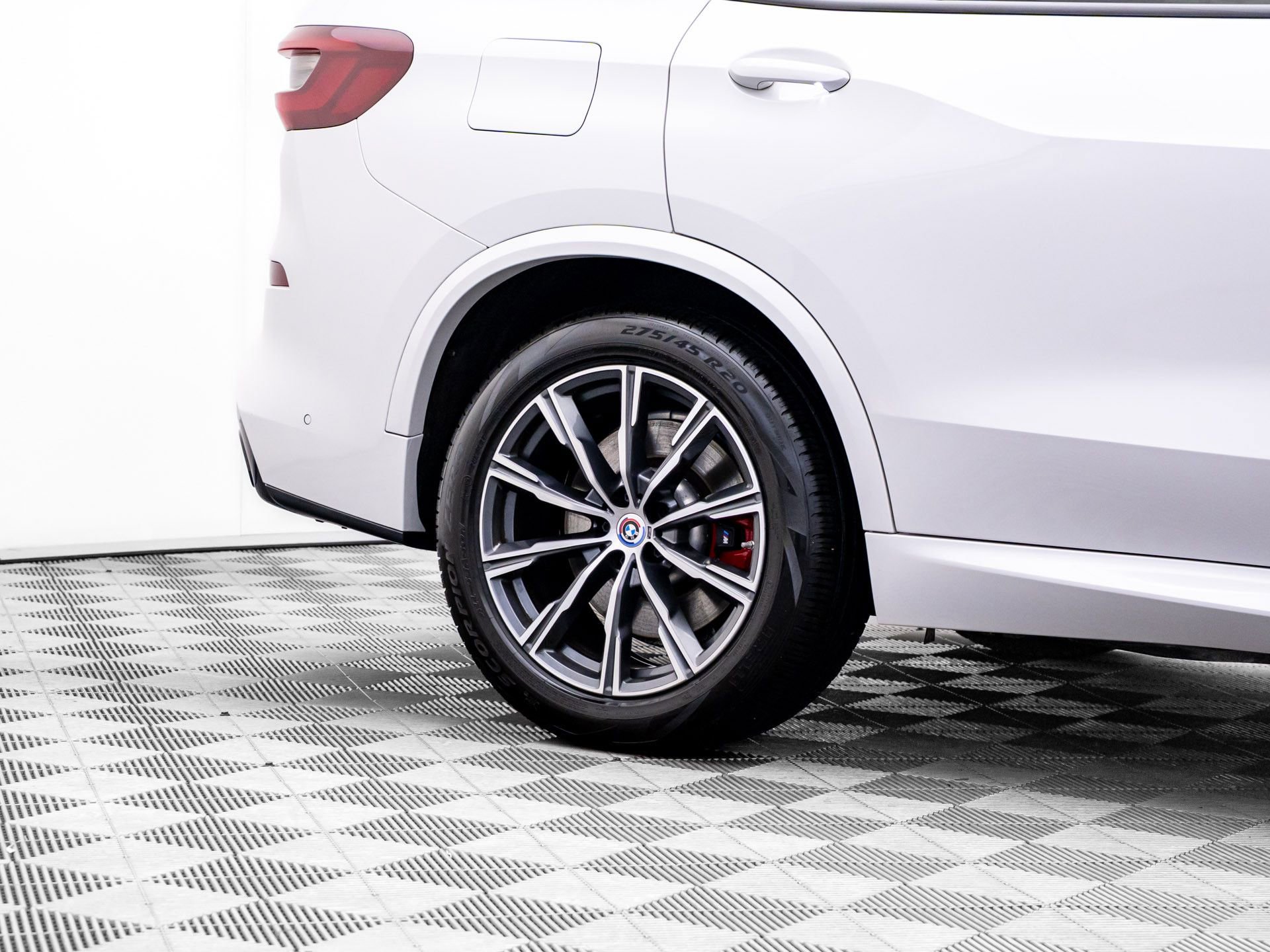 Certified 2023 BMW X5 M50i w/ Executive Package image 37