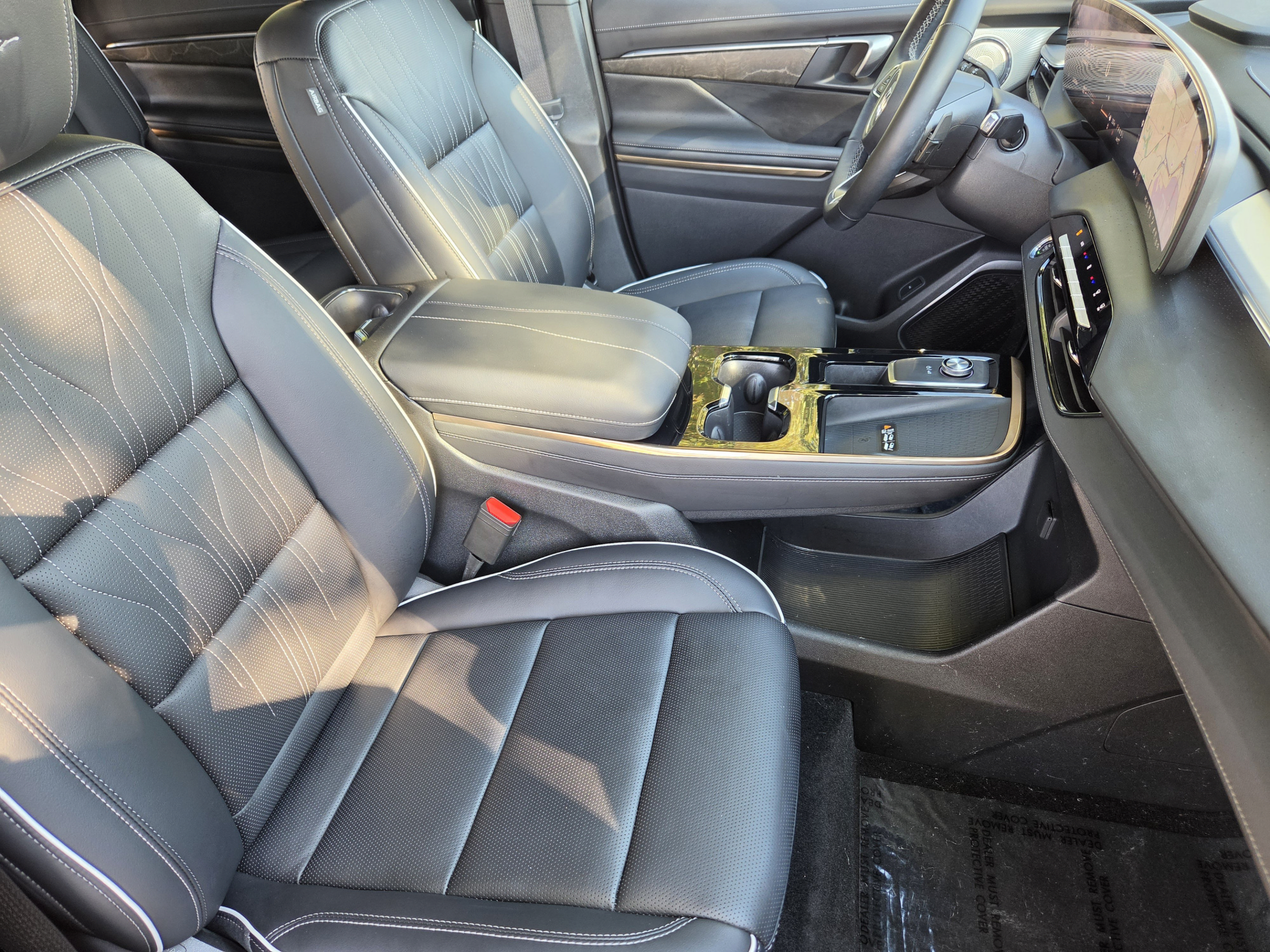 Used 2025 Buick Enclave Avenir w/ Trailering Package, 5000 lbs. AWD/4WD image 7