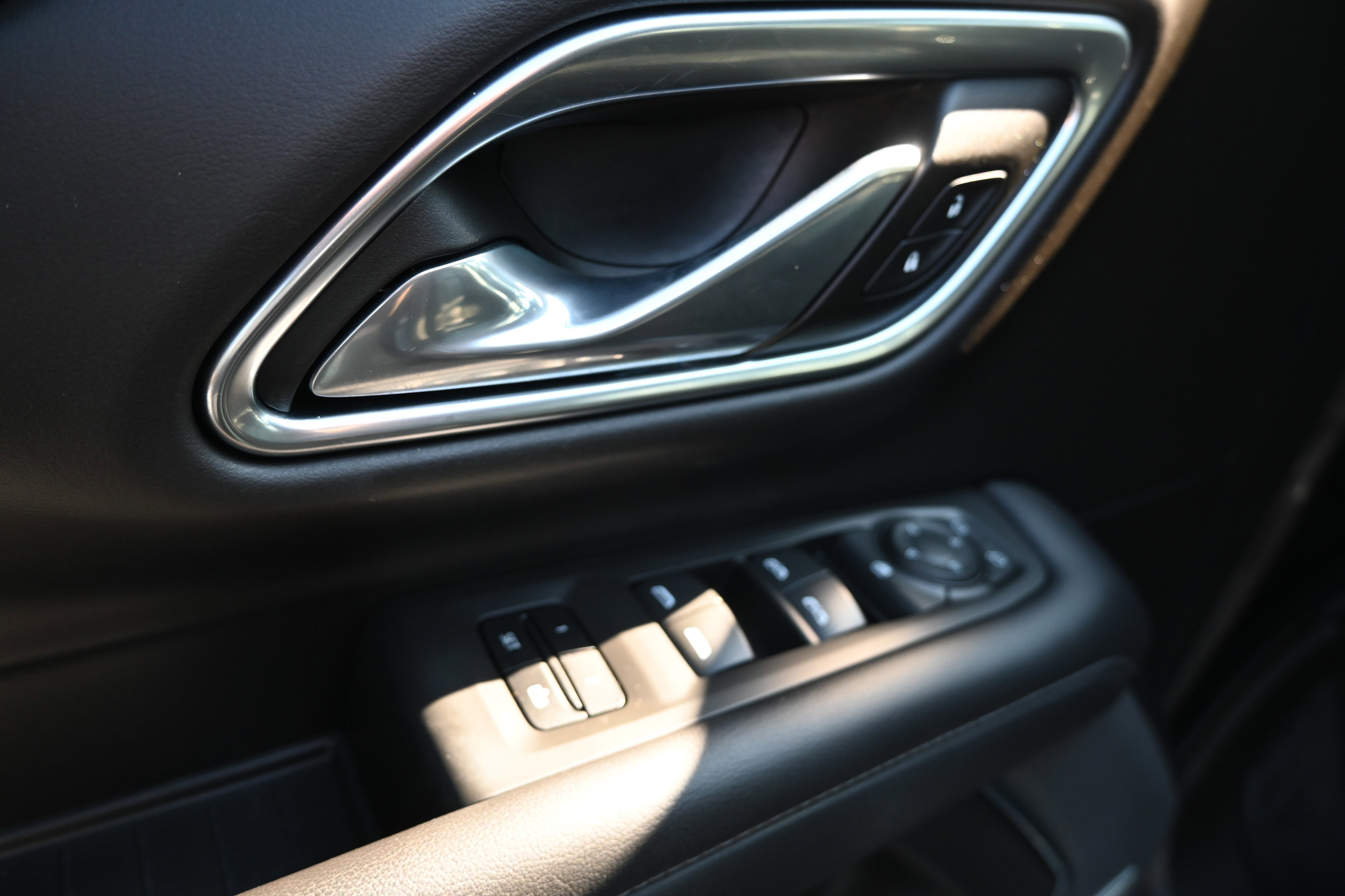 Used 2021 Chevrolet Tahoe Z71 w/ Rear Media and Nav Package image 17