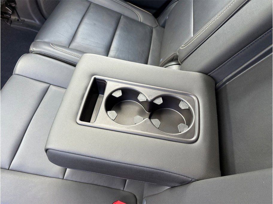 Used 2022 GMC Yukon SLT w/ SLT Premium Package RWD image 46