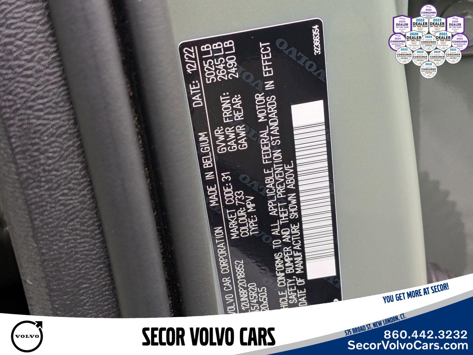 Certified 2023 Volvo XC40 B5 Plus w/ Driver Assist Package AWD/4WD image 32