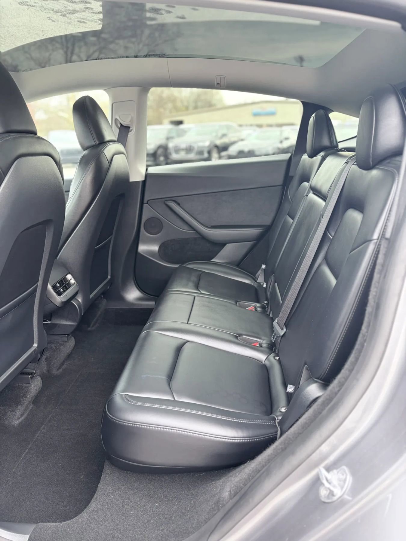 Used 2025 Tesla Model Y Performance image 29