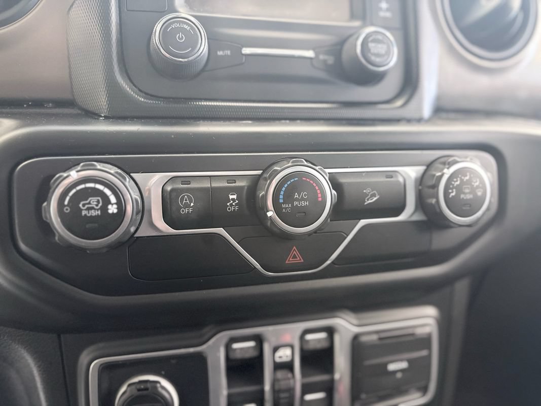 Used 2018 Jeep Wrangler Unlimited Sport S AWD/4WD image 29
