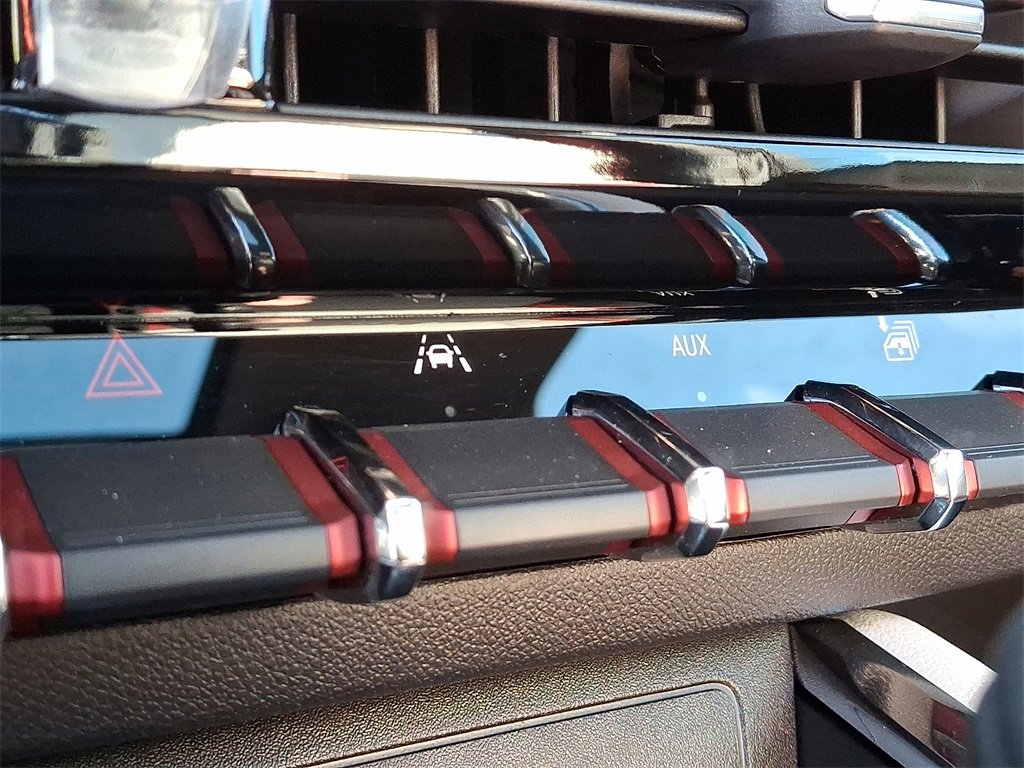 Used 2024 GMC Canyon AT4X w/ AT4X AEV Edition image 30