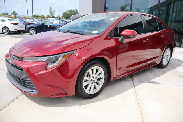 Used 2024 Toyota Corolla LE w/ LE Convenience Package FWD image 8