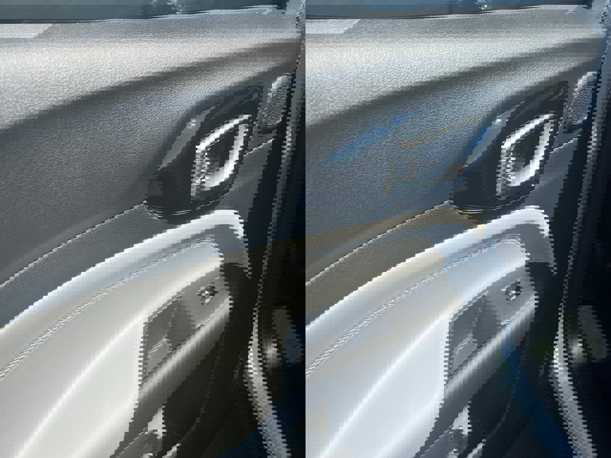 New 2024 Jeep Compass Limited w/ Sun and Sound Group image 23
