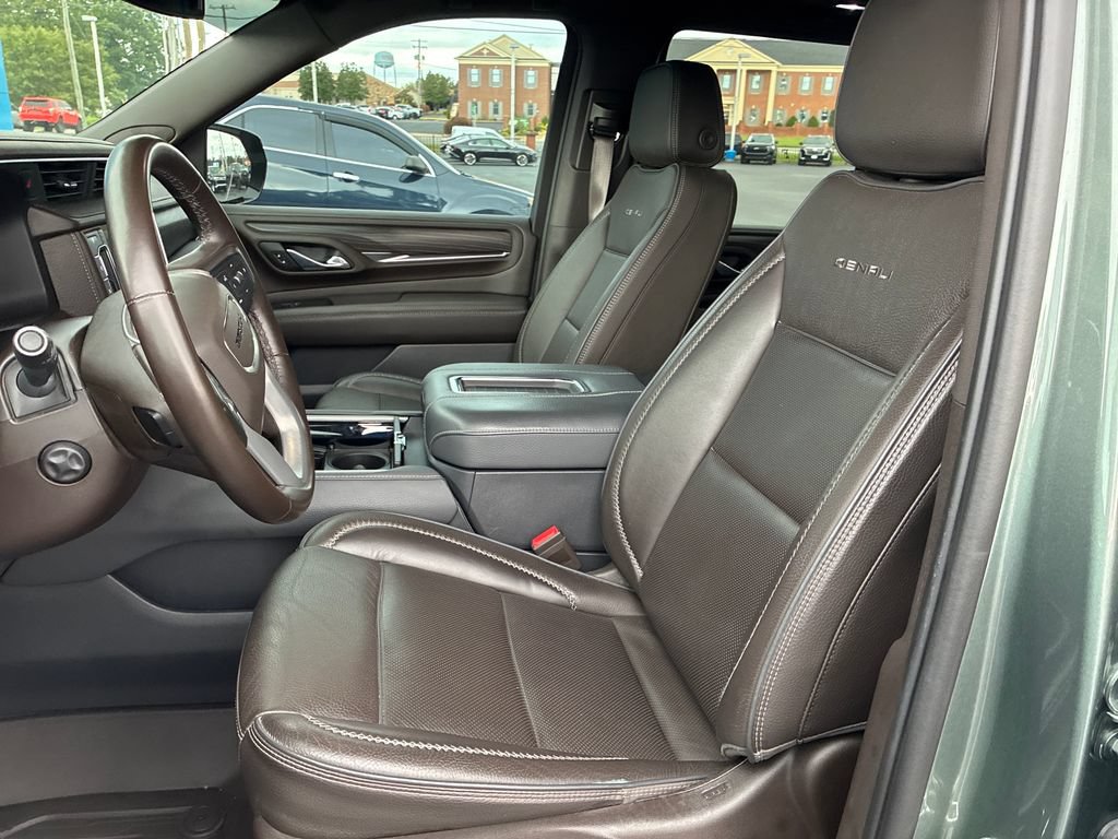 Used 2023 GMC Yukon Denali AWD/4WD image 9