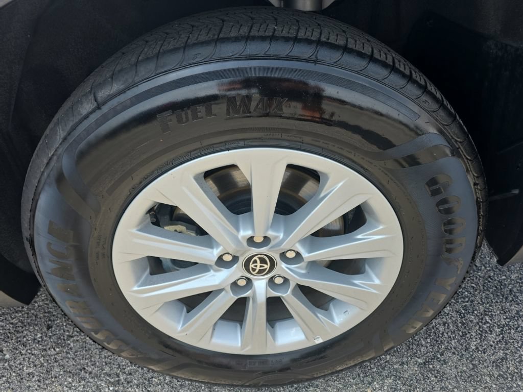Used 2025 Toyota Grand Highlander AWD image 8