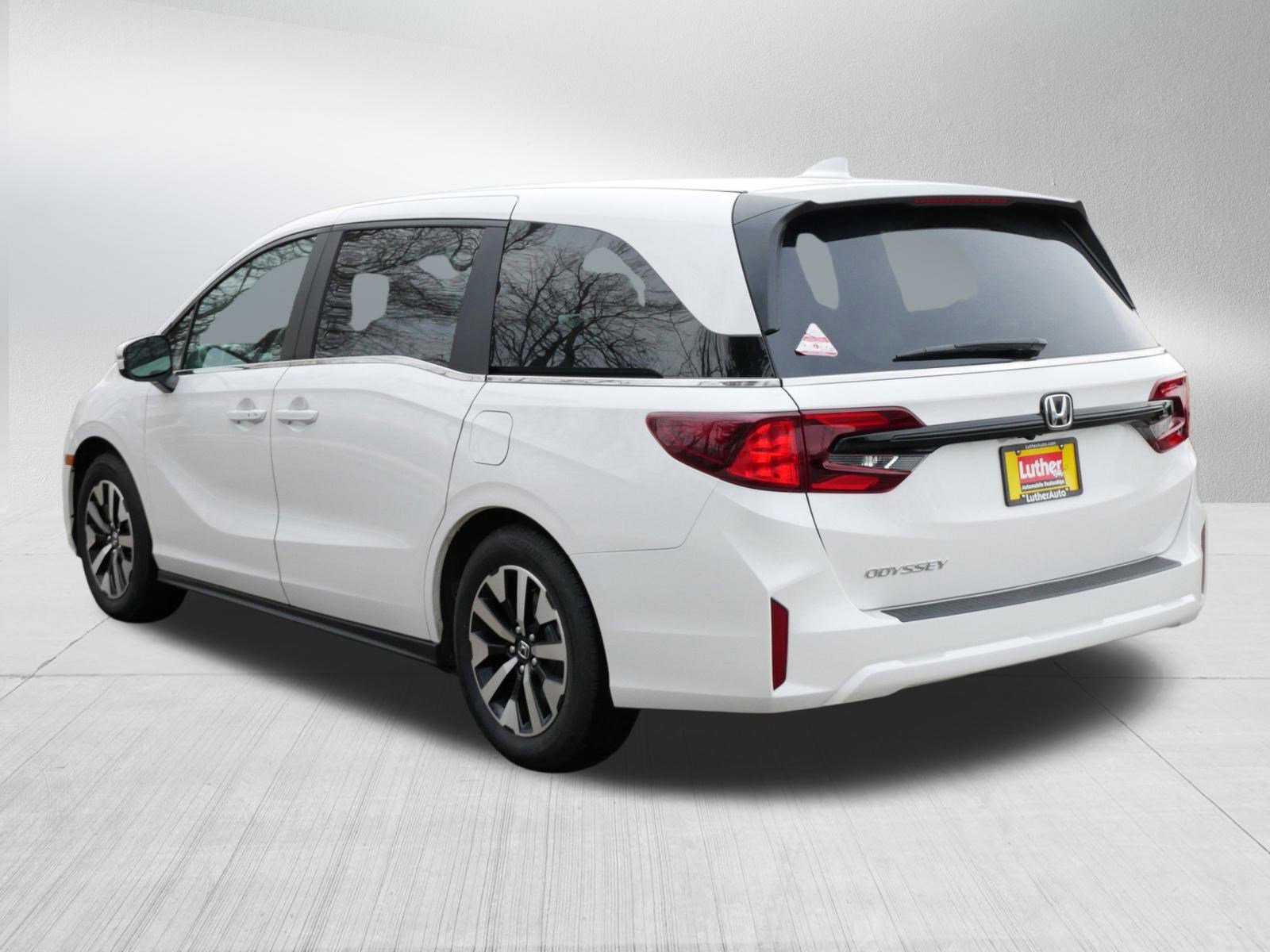 Certified 2026 Honda Odyssey EX-L image 5