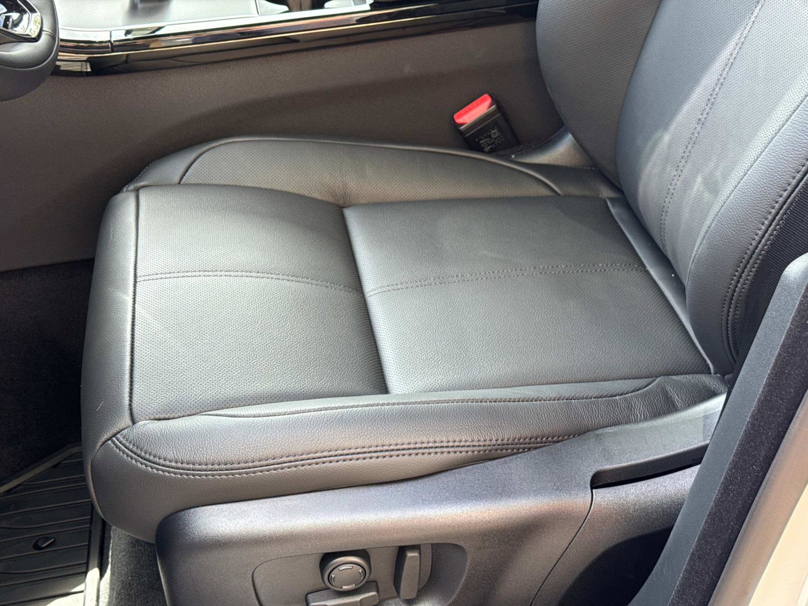 New 2026 Land Rover Range Rover Velar Dynamic SE image 19