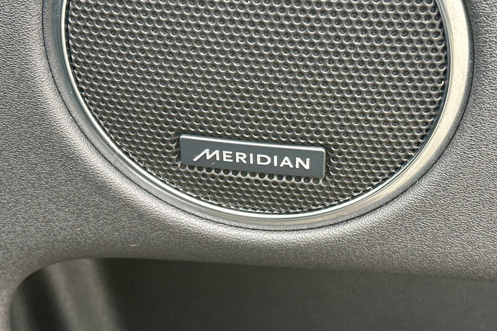 Certified 2025 Land Rover Discovery Sport S image 16
