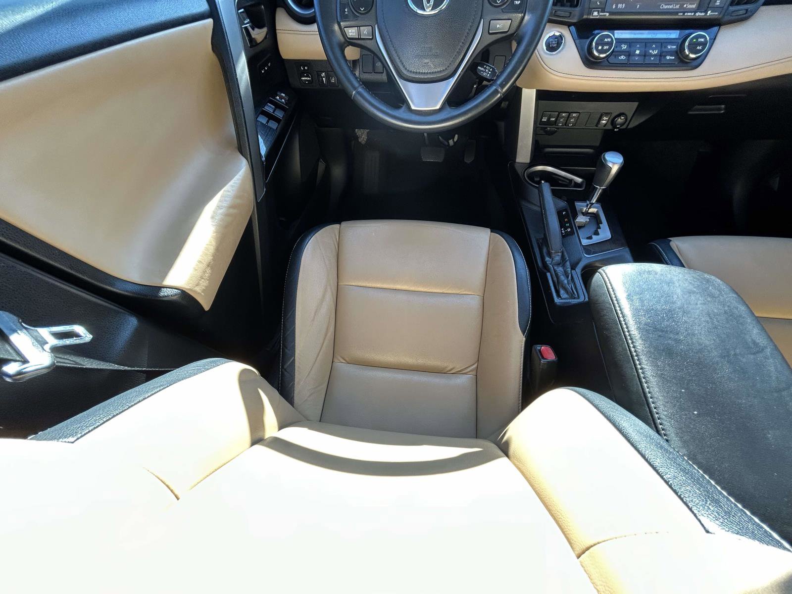 Used 2017 Toyota RAV4 Limited image 14