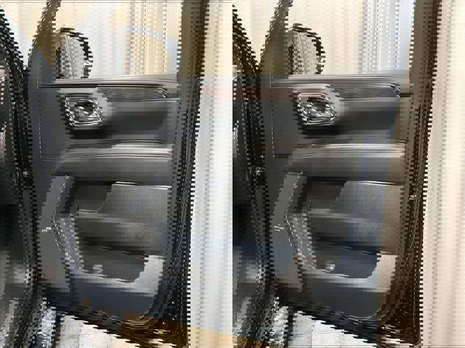 Used 2023 Chevrolet Tahoe Z71 w/ Luxury Package image 12