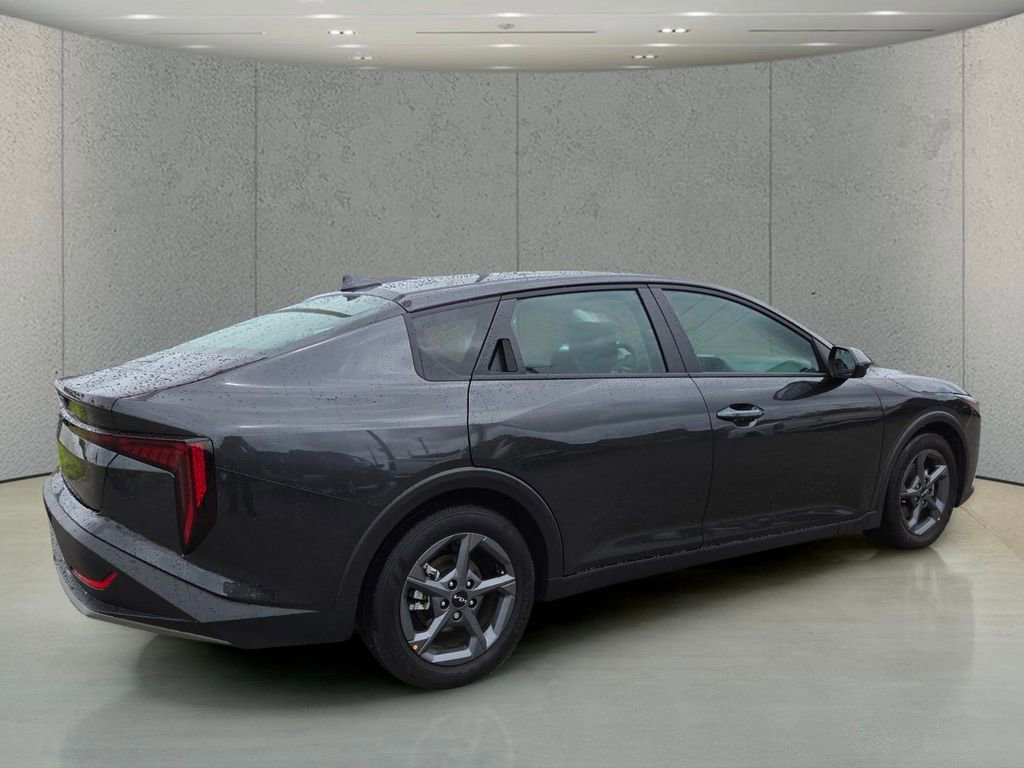 Used 2025 Kia K4 LXS image 3