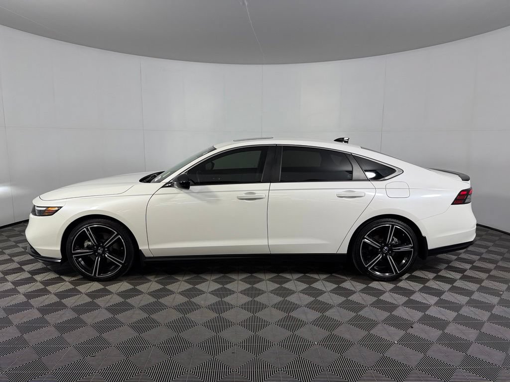 Used 2025 Honda Accord Sport image 10