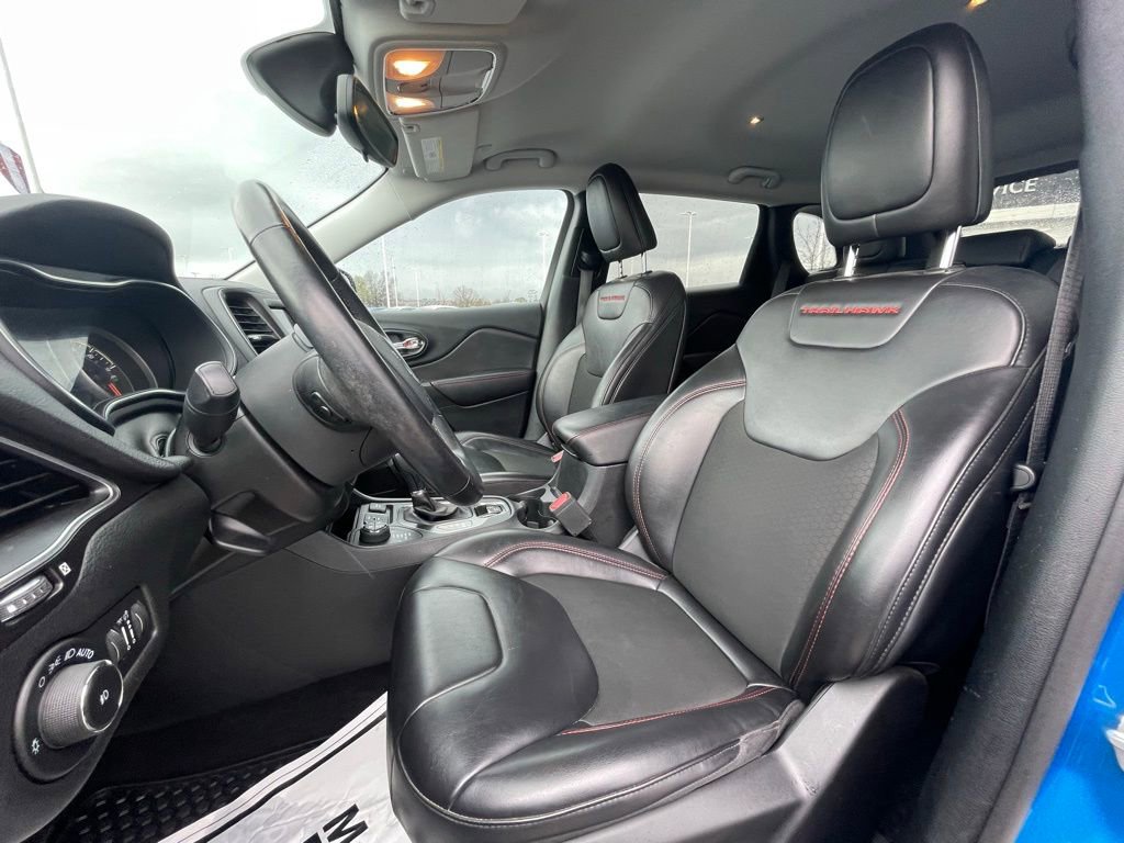 Used 2020 Jeep Cherokee Trailhawk w/ Cold Weather Group image 19