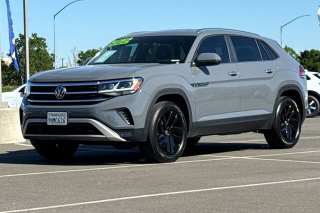 Certified 2023 Volkswagen Atlas Cross Sport SE w/ Black Wheel Package image 8