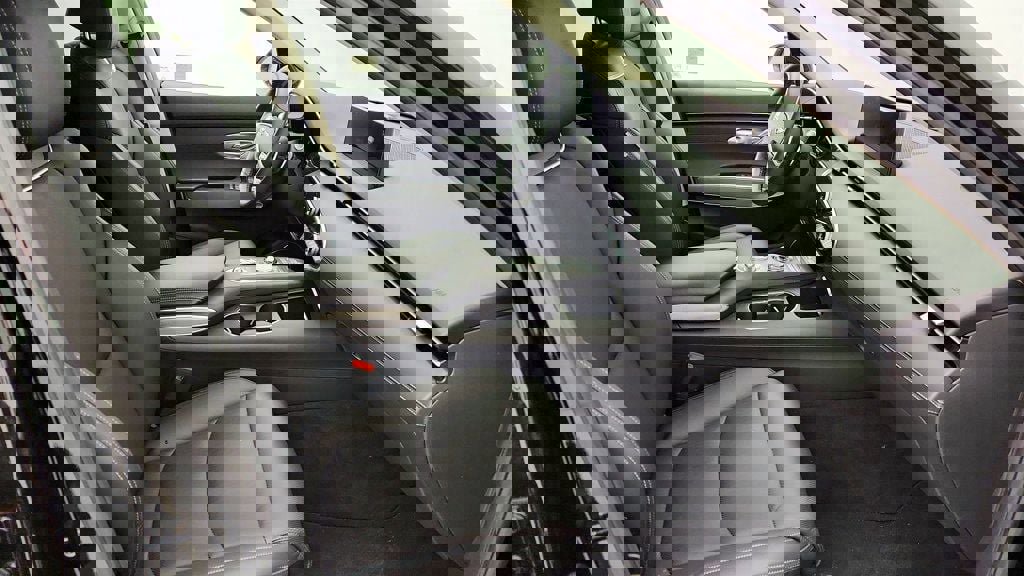 Used 2025 Genesis GV70 2.5T w/ Select Package image 26