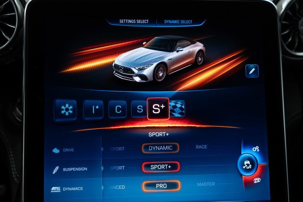 Used 2025 Mercedes-Benz SL 63 AMG 4MATIC image 30