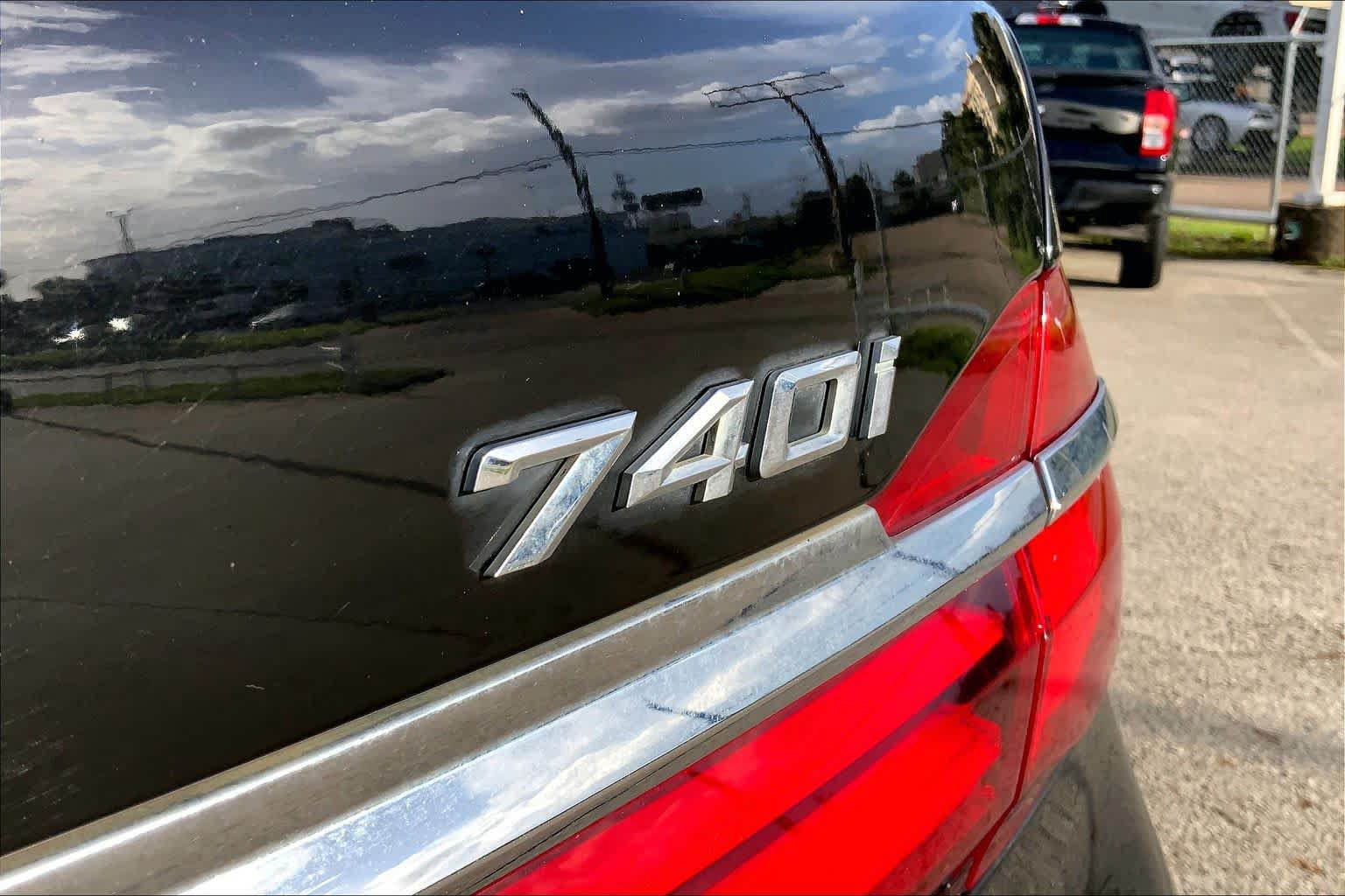 Used 2018 BMW 740i RWD image 28
