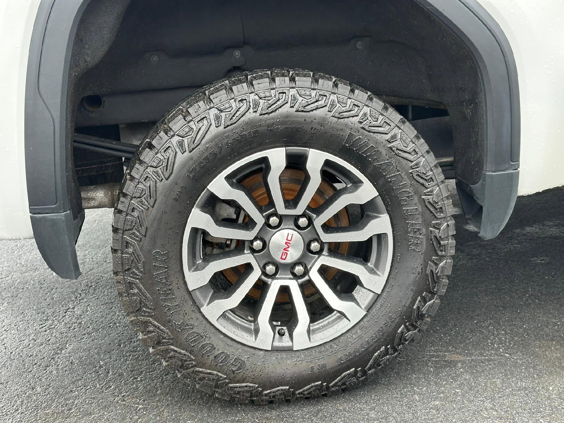 Certified 2023 GMC Sierra 1500 AT4 w/ AT4 Premium Package AWD/4WD image 44