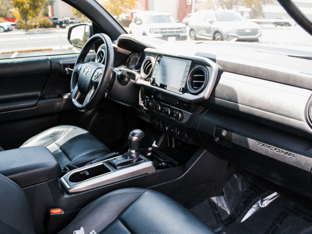 Used 2022 Toyota Tacoma Limited AWD/4WD image 27
