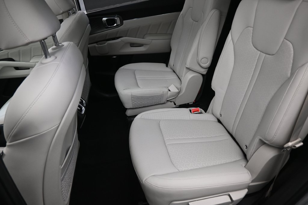 Used 2023 Kia Sorento SX Prestige w/ Panoramic Sunroof Package AWD/4WD image 28
