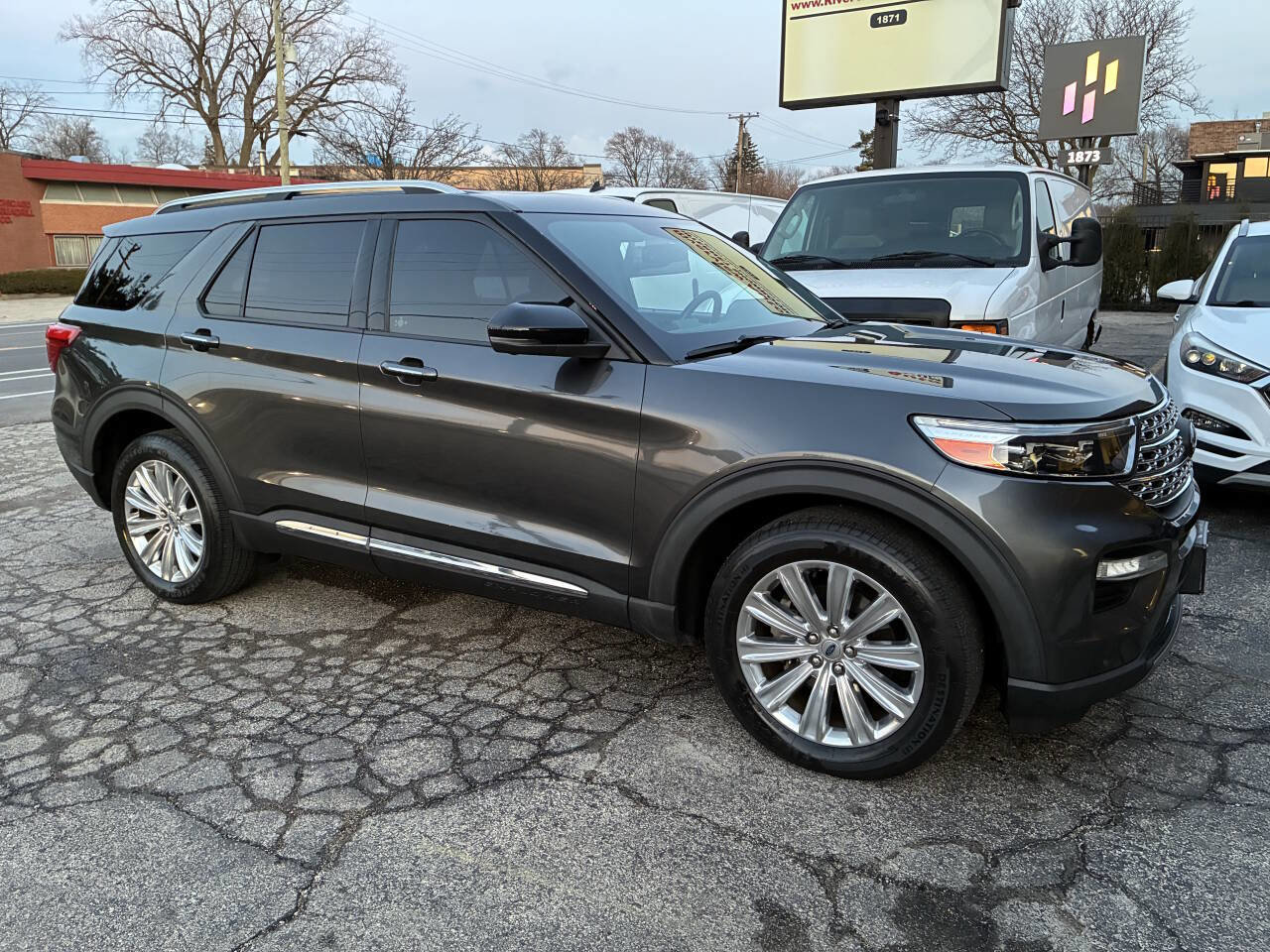 Used 2020 Ford Explorer Limited image 2