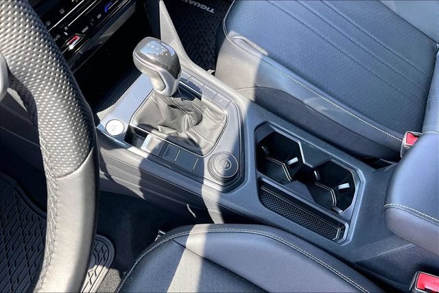 Used 2022 Volkswagen Tiguan SE R-Line AWD/4WD image 13