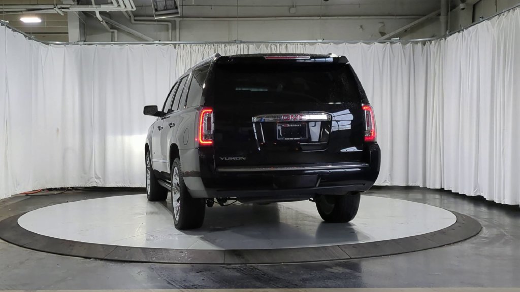 Used 2019 GMC Yukon Denali w/ Denali Ultimate Package AWD/4WD image 9