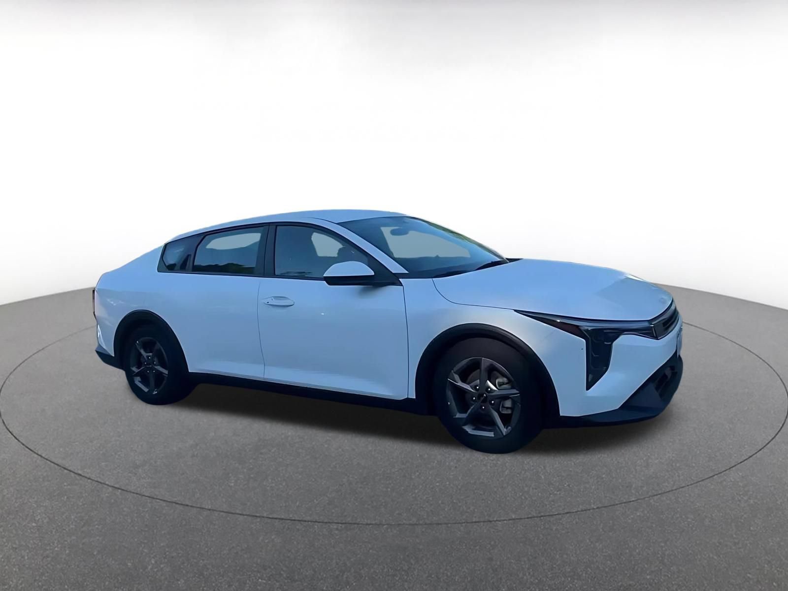 Used 2025 Kia K4 FWD image 2
