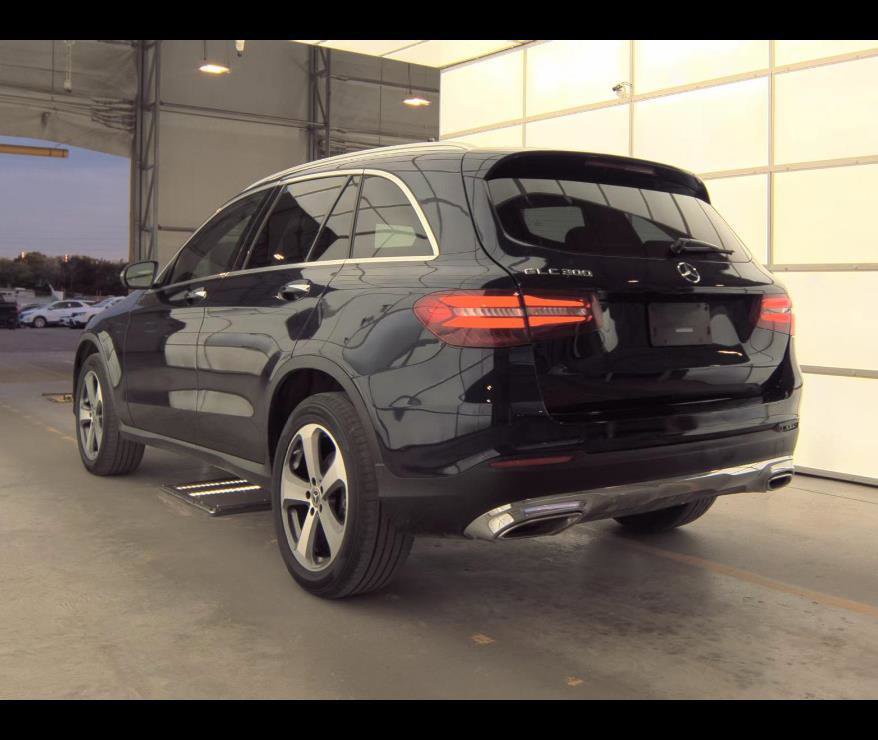Used 2018 Mercedes-Benz GLC 300 w/ Premium Package image 9