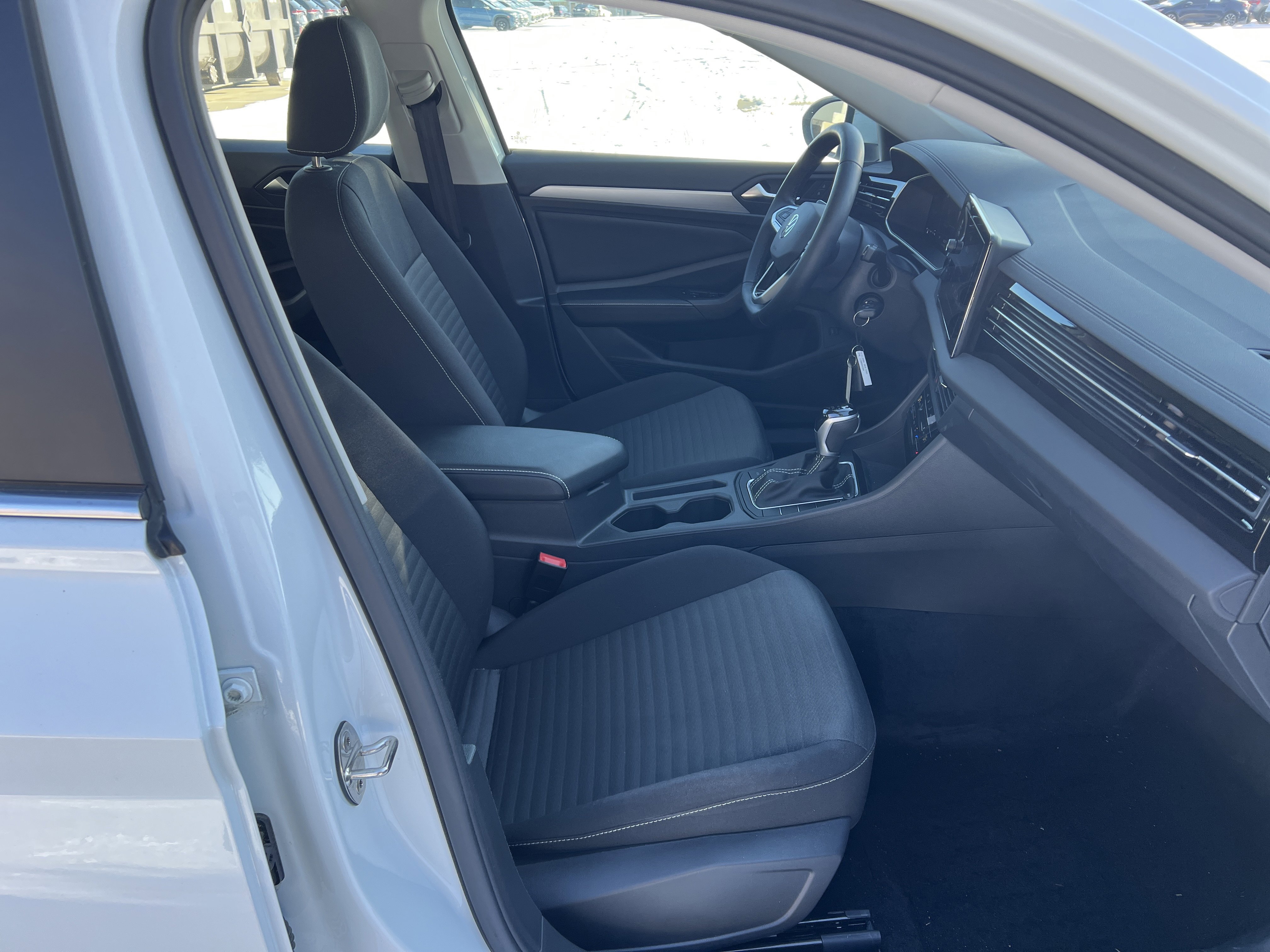 Certified 2025 Volkswagen Jetta S image 27